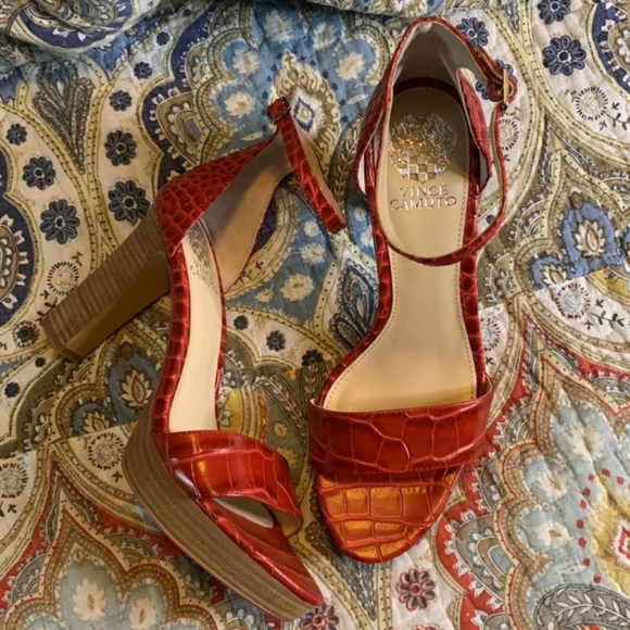 Vince Camuto Sathina Heels - Picture 4 of 12